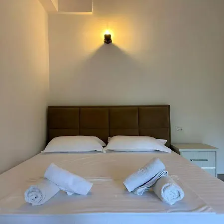 Vila Zisi * Himare